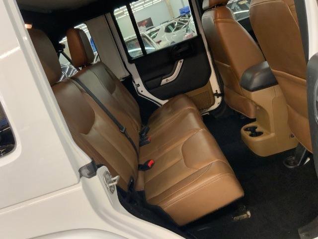 Used 2017 Jeep Wrangler Unlimited Rubicon w/ Connectivity Group image 12