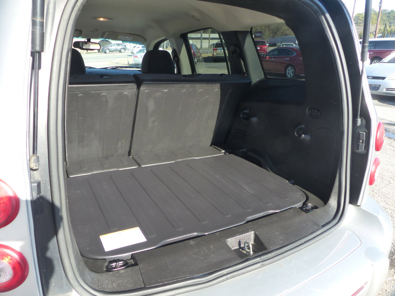 Used 2011 Chevrolet HHR LT image 24