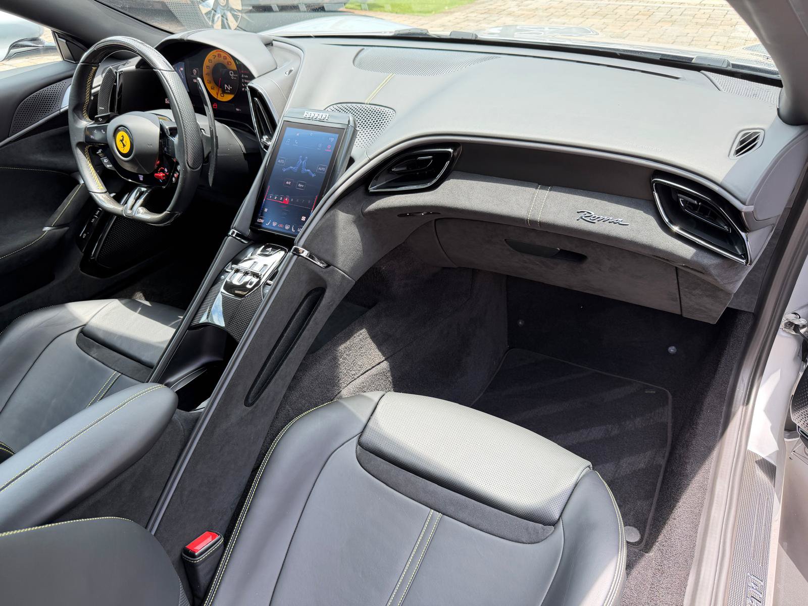 Used 2022 Ferrari Roma RWD image 46