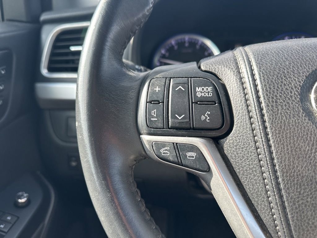 Used 2014 Toyota Highlander Limited AWD/4WD image 20