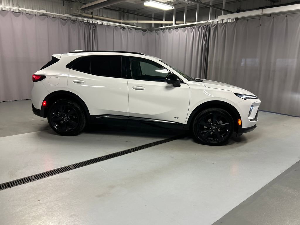 Used 2024 Buick Envision Sport Touring image 8