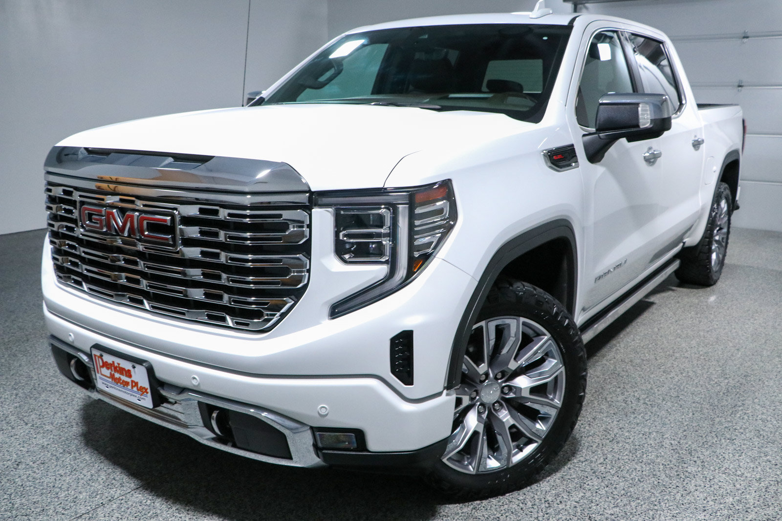 Used 2022 GMC Sierra 1500 Denali w/ Denali Reserve Package AWD/4WD image 35