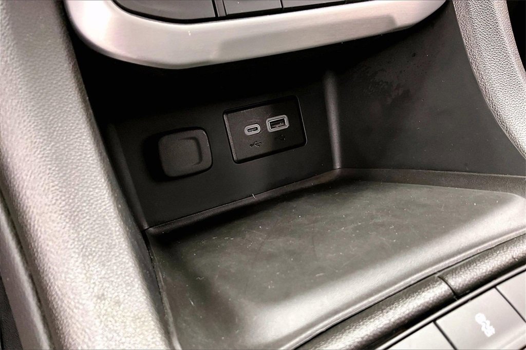 Used 2023 GMC Acadia SLE w/ Driver Convenience Package image 33