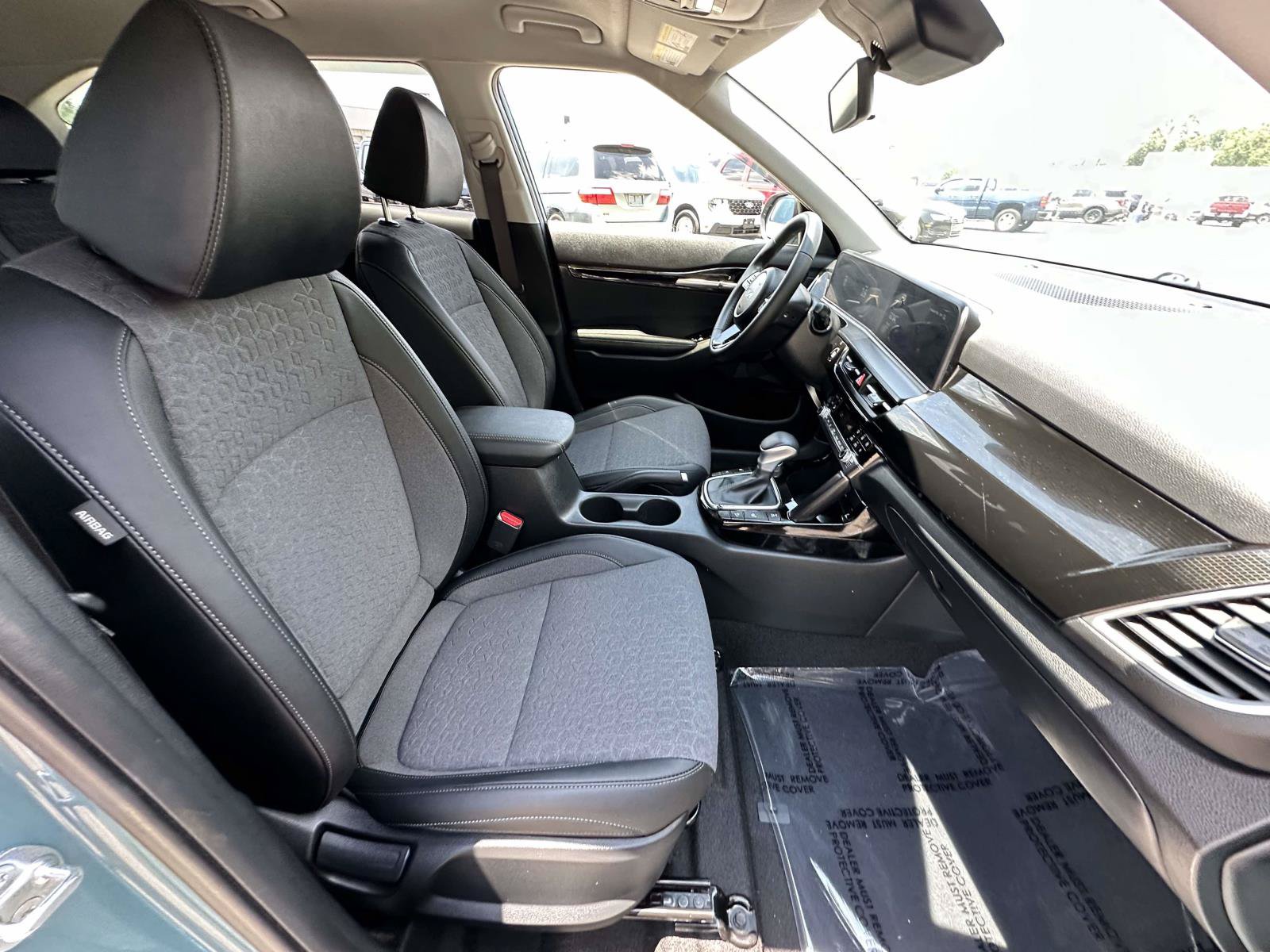 Used 2025 Kia Seltos S AWD/4WD image 23