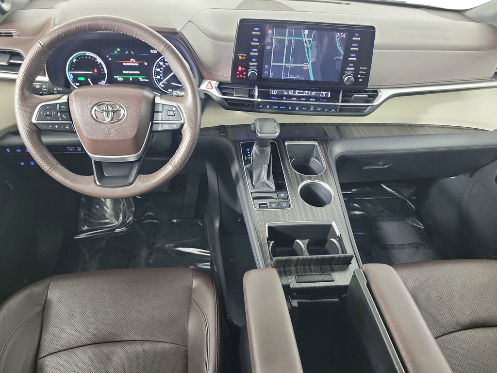 Certified 2023 Toyota Sienna Platinum AWD/4WD image 28