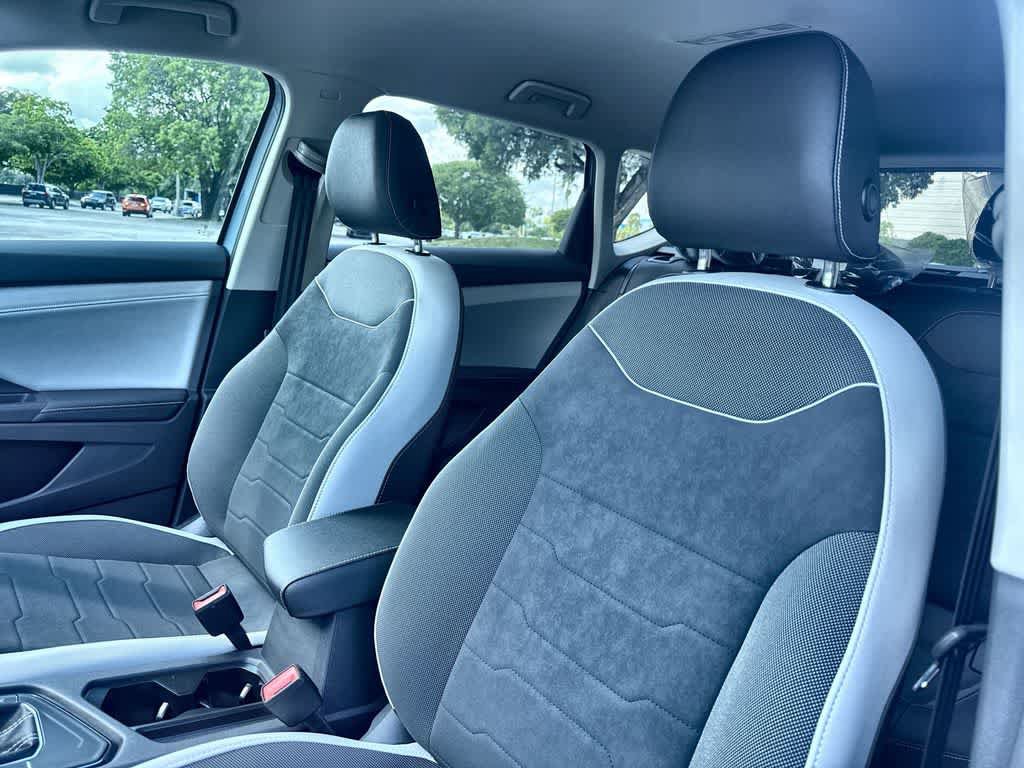 New 2026 Volkswagen Taos SE FWD image 14