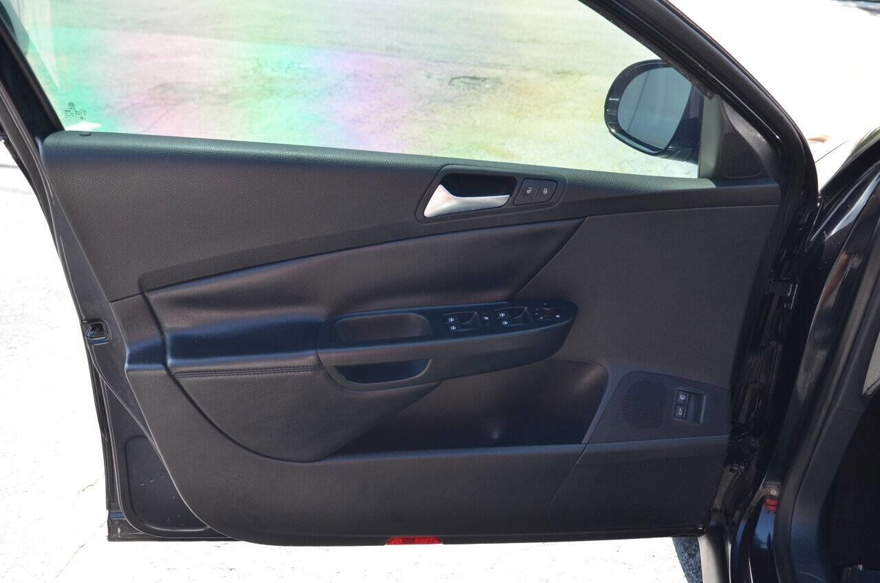 Used 2010 Volkswagen Passat Komfort image 25