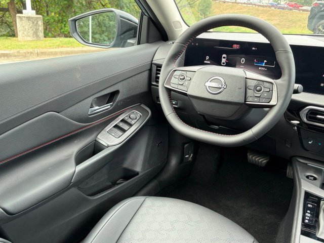 New 2027 Nissan Sentra SR w/ SR Premium Package FWD image 33