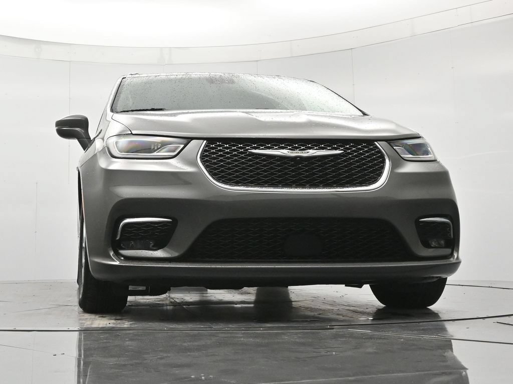 Used 2022 Chrysler Pacifica Touring-L FWD image 37