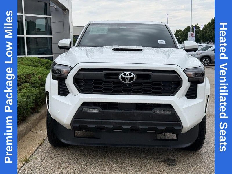 Used 2024 Toyota Tacoma TRD Sport w/ TRD Sport Premium Package AWD/4WD image 8