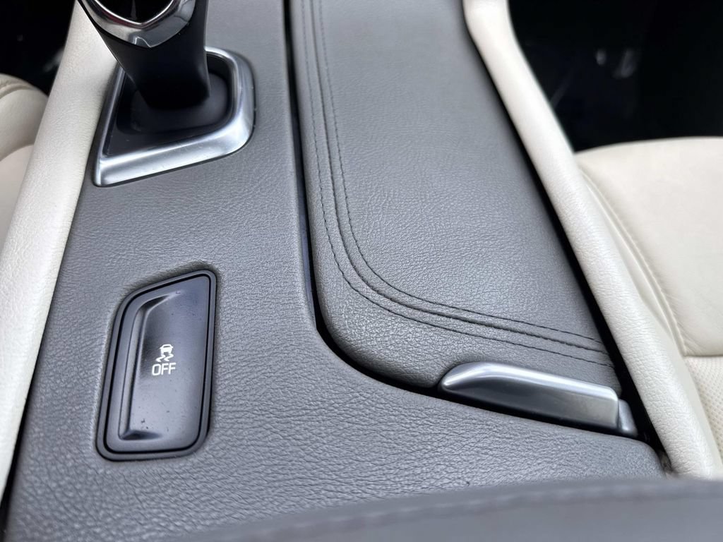 Used 2018 Cadillac XT5 Luxury w/ Driver Awareness Package FWD image 35
