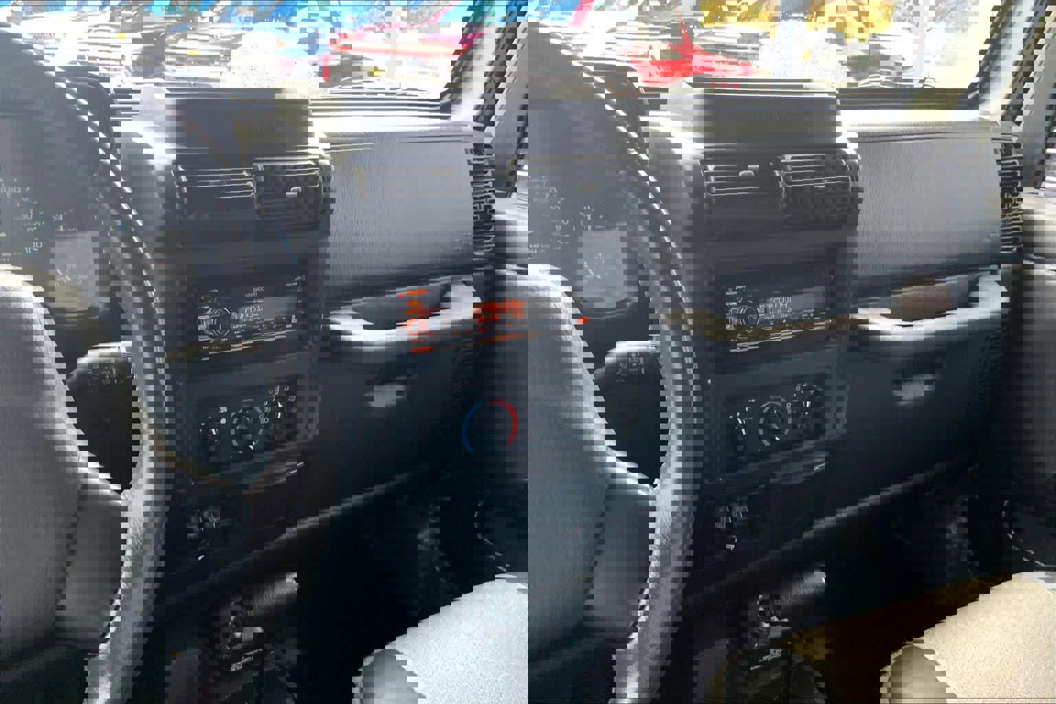 Used 2000 Jeep Wrangler Sport image 6