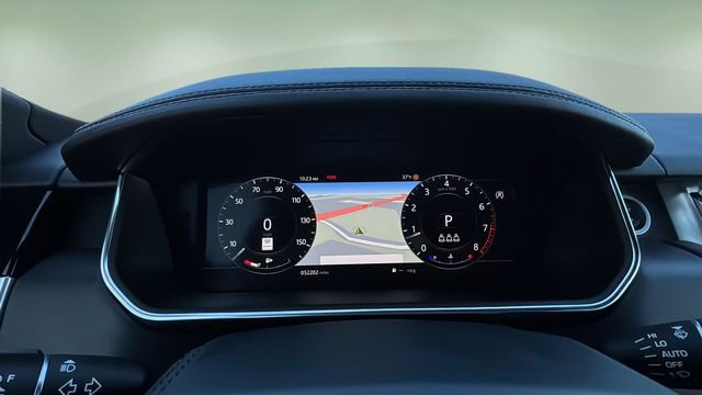 Used 2019 Land Rover Range Rover HSE image 15