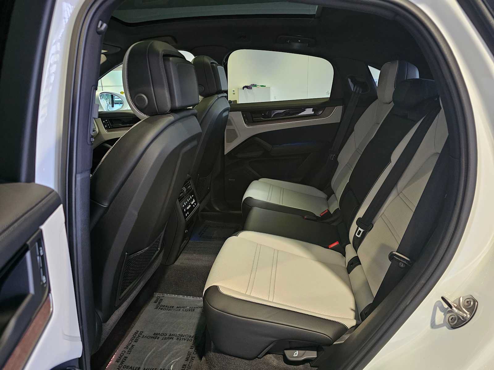 New 2025 Porsche Cayenne S AWD/4WD image 18