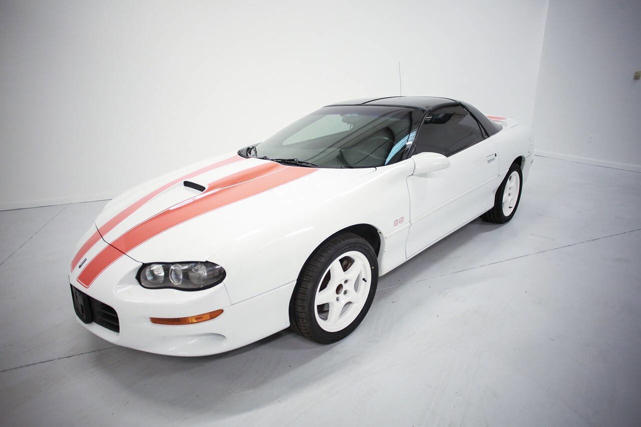 Used 2000 Chevrolet Camaro Z28 w/ SS Performance/Appearance Pkg RWD image 14