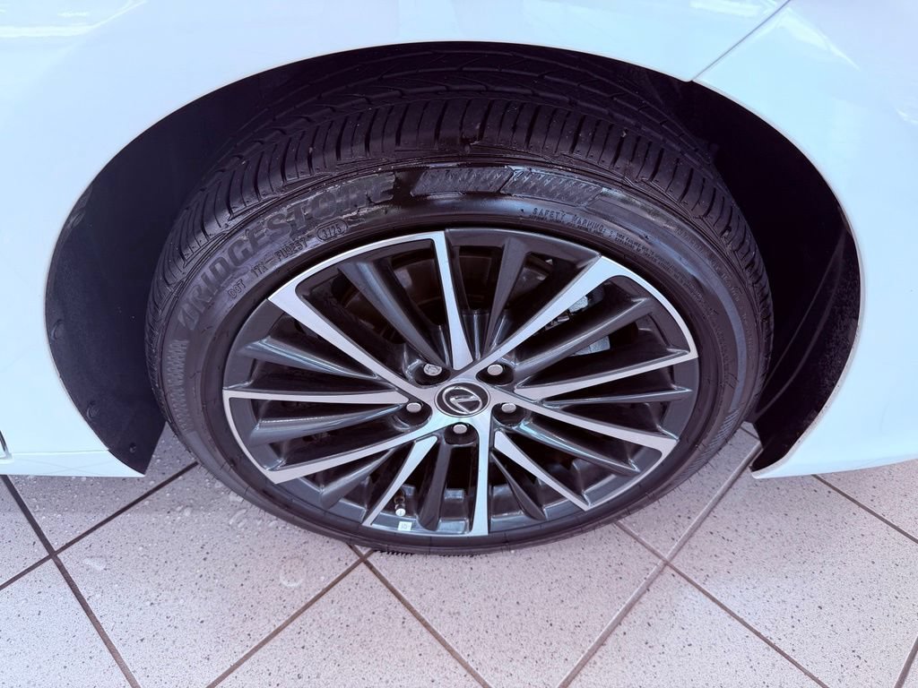 Used 2025 Lexus ES 300h w/ Premium Package FWD image 15