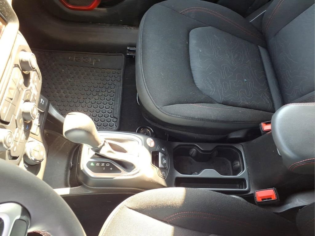 Used 2023 Jeep Renegade Trailhawk AWD/4WD image 14