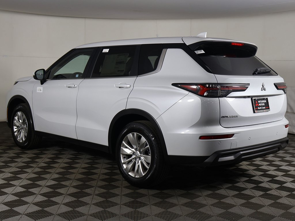 New 2026 Mitsubishi Outlander ES AWD/4WD image 8