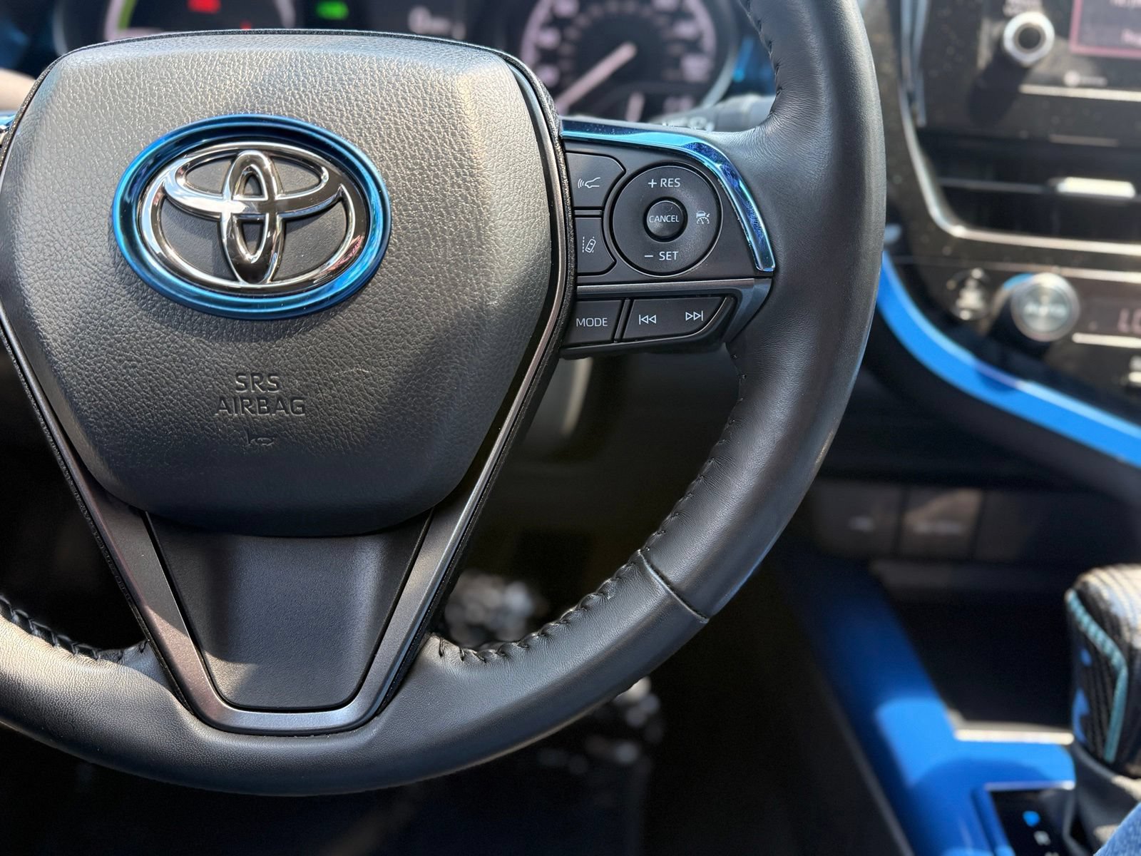 Used 2023 Toyota Camry SE w/ Cold Weather Package FWD image 27