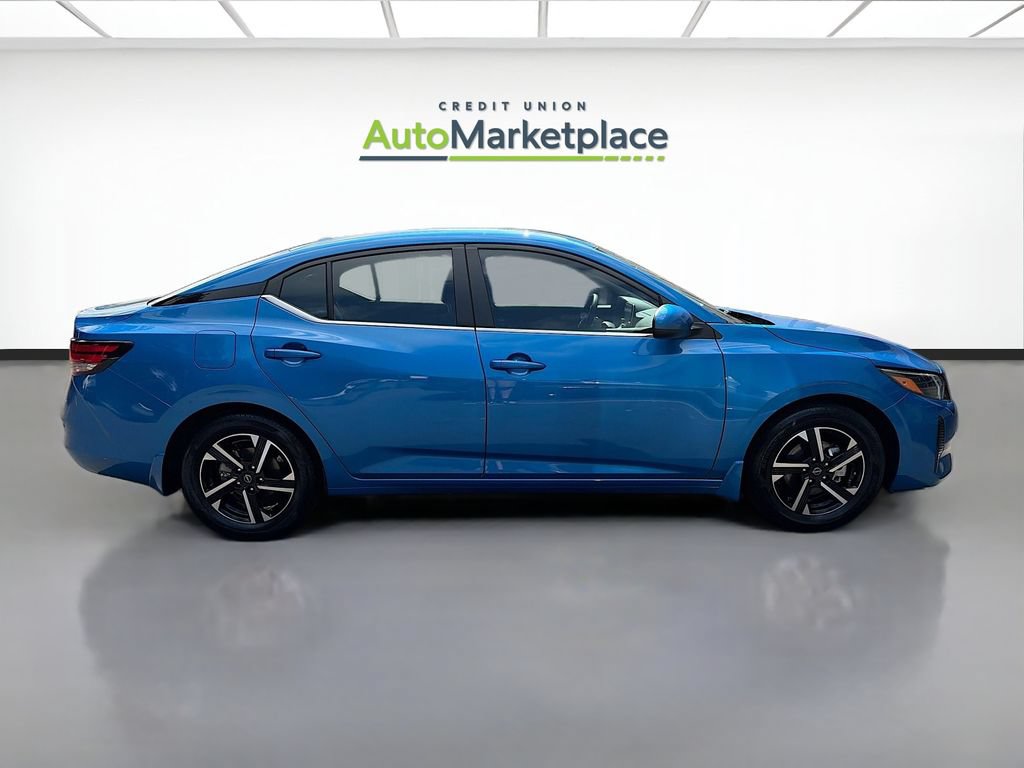 Used 2025 Nissan Sentra SV FWD image 8