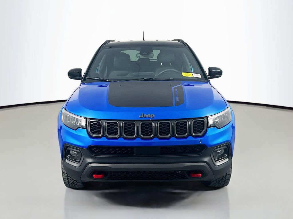 Used 2024 Jeep Compass Trailhawk w/ Trailer Tow Group AWD/4WD image 2