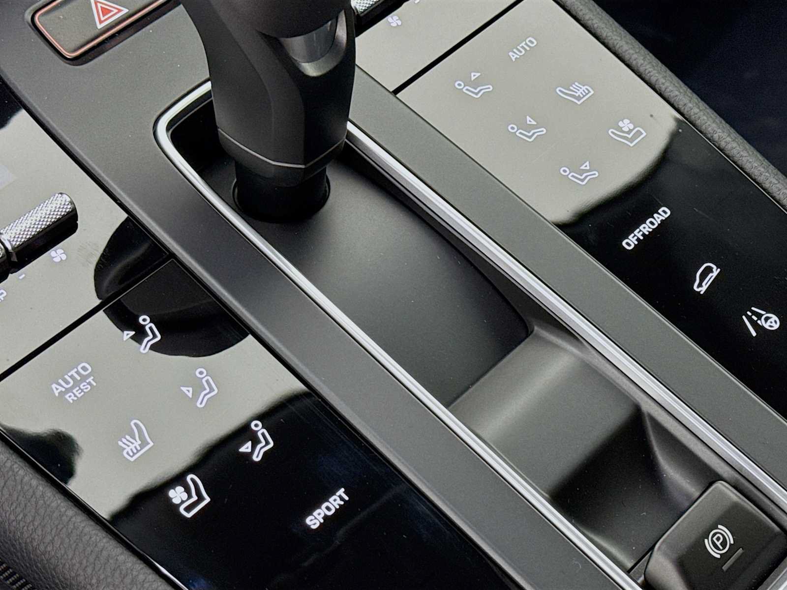 New 2026 Porsche Macan AWD/4WD image 22