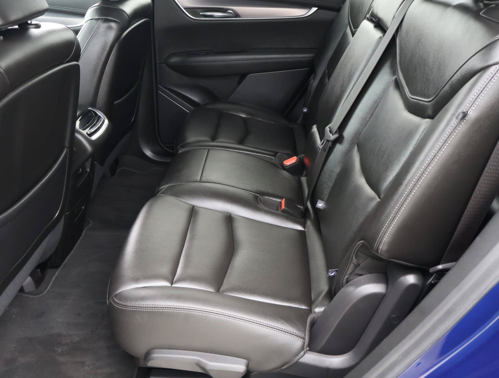 Certified 2025 Cadillac XT6 Luxury FWD image 23