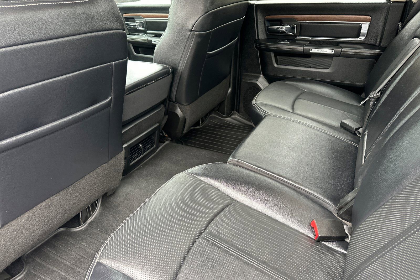 Used 2019 RAM 1500 Laramie image 11