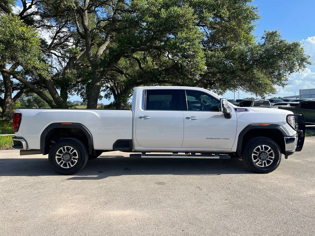Used 2022 GMC Sierra 3500 SLT RWD image 4