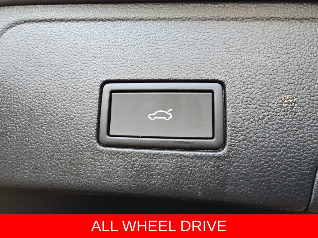 Used 2025 Volkswagen Atlas Cross Sport SE AWD/4WD image 14