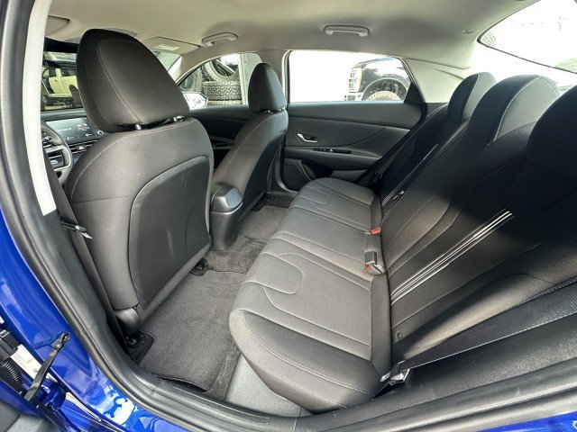 Used 2023 Hyundai Elantra SEL FWD image 14