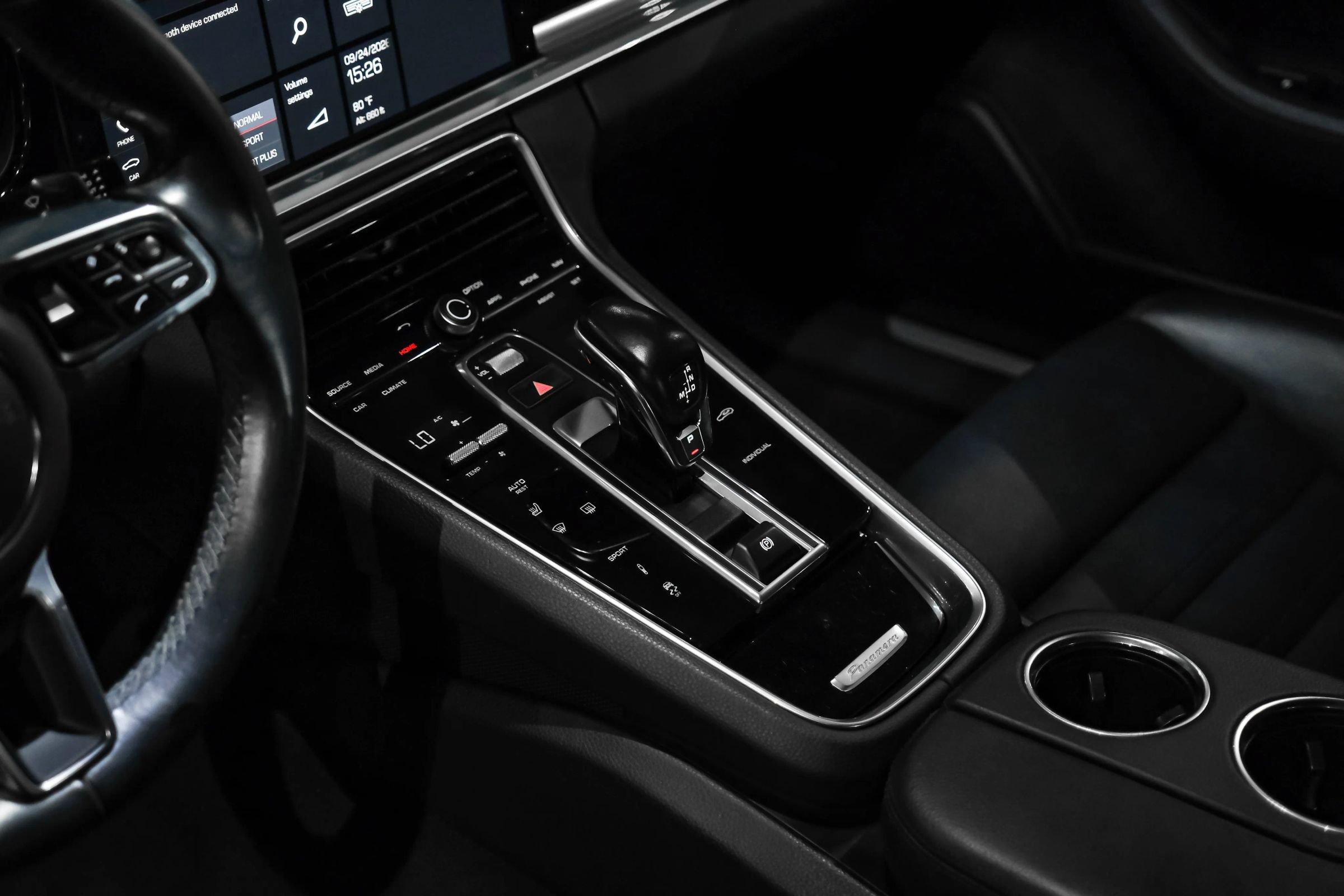 Used 2019 Porsche Panamera 4 AWD/4WD image 25