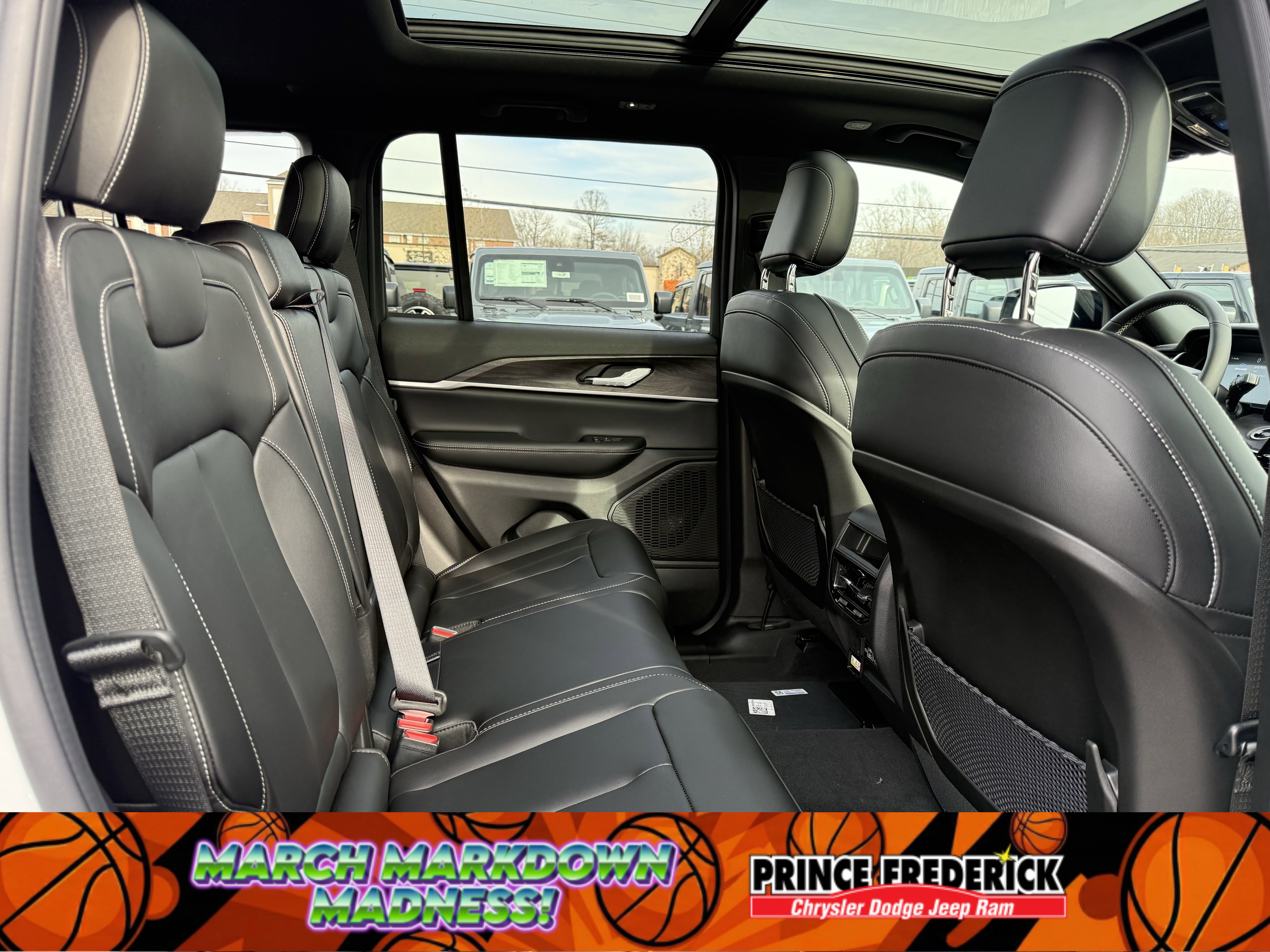 New 2025 Jeep Grand Cherokee Limited image 16