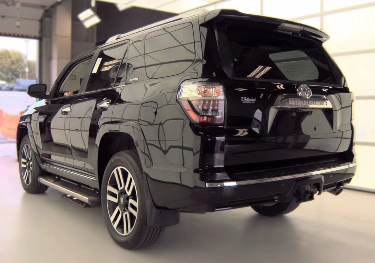 Used 2017 Toyota 4Runner Limited AWD/4WD image 3