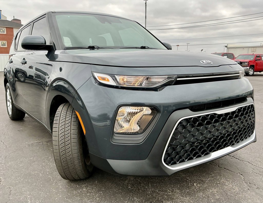 Used 2020 Kia Soul S image 2