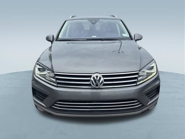 Used 2016 Volkswagen Touareg TDI AWD/4WD image 9