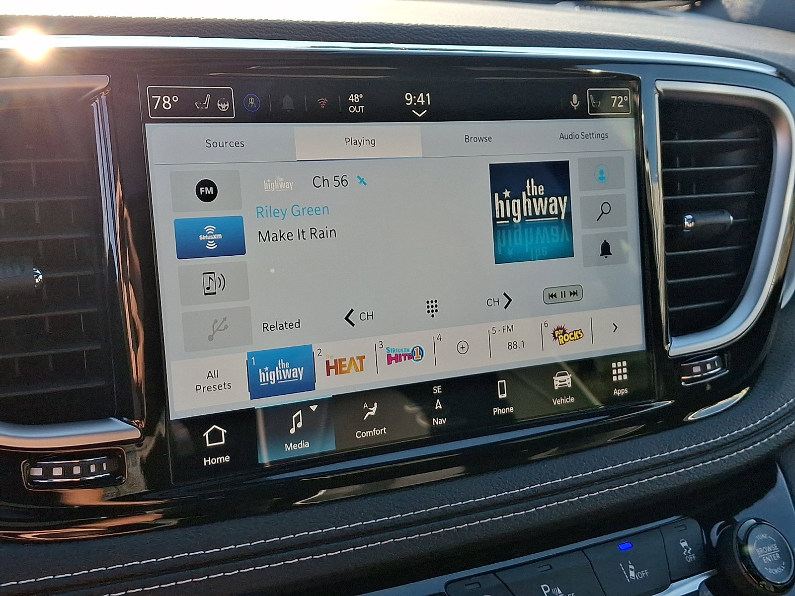 New 2026 Chrysler Pacifica Limited w/ S Appearance Package image 15