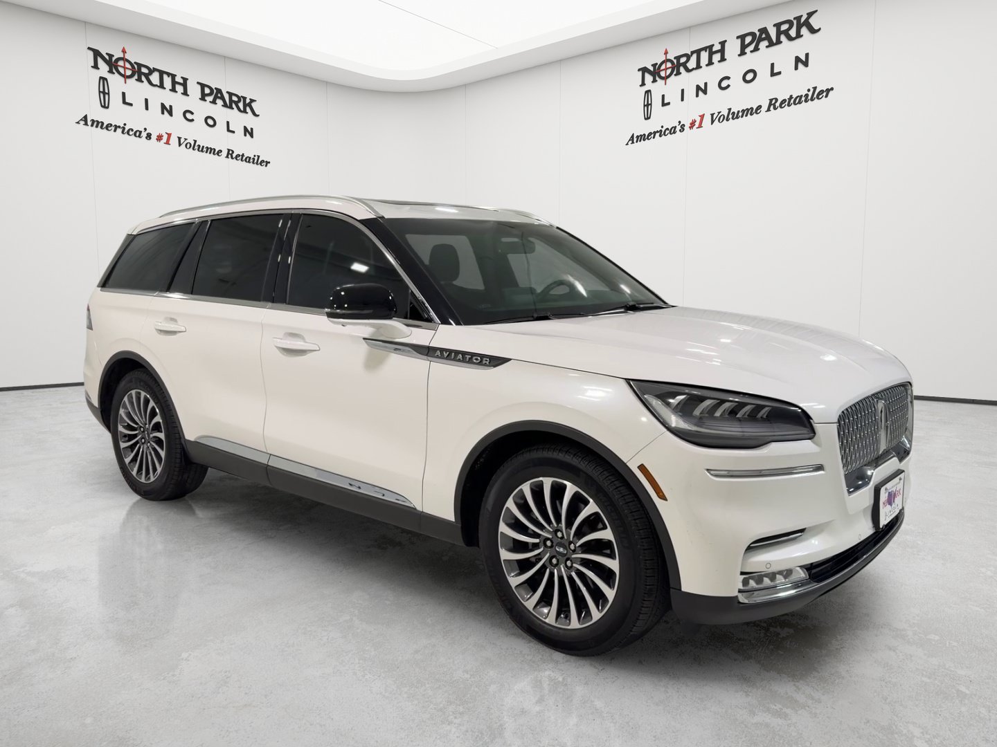 Used 2021 Lincoln Aviator Reserve w/ Class IV Trailer Tow Package RWD image 7