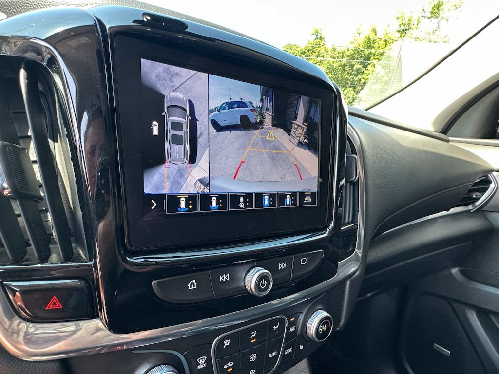 Used 2021 Chevrolet Traverse LT w/ LT Premium Package FWD image 22