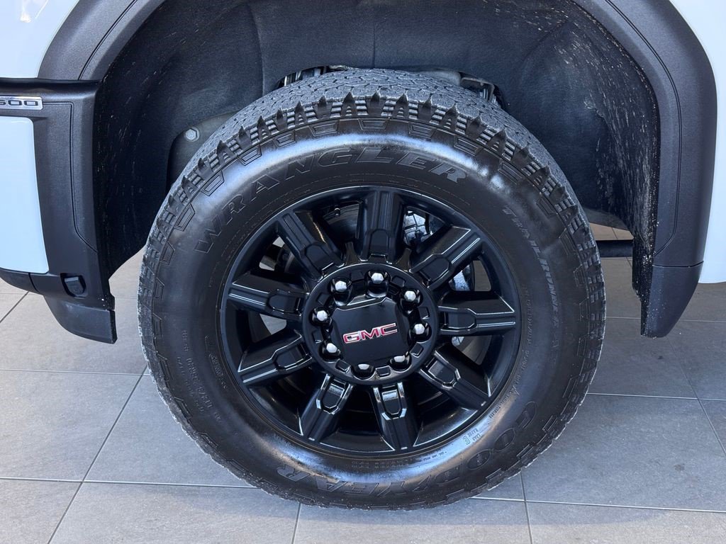 Certified 2025 GMC Sierra 2500 AT4 AWD/4WD image 4