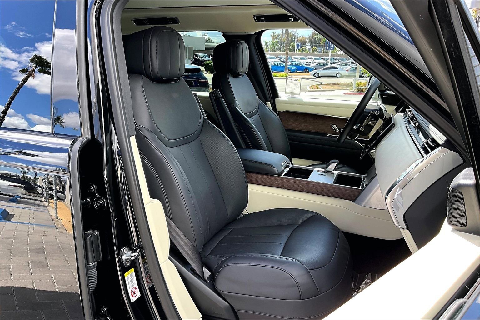 Certified 2024 Land Rover Range Rover SE AWD/4WD image 7