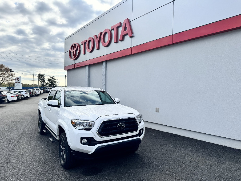 Certified 2023 Toyota Tacoma SR5 w/ Technology Package AWD/4WD image 1