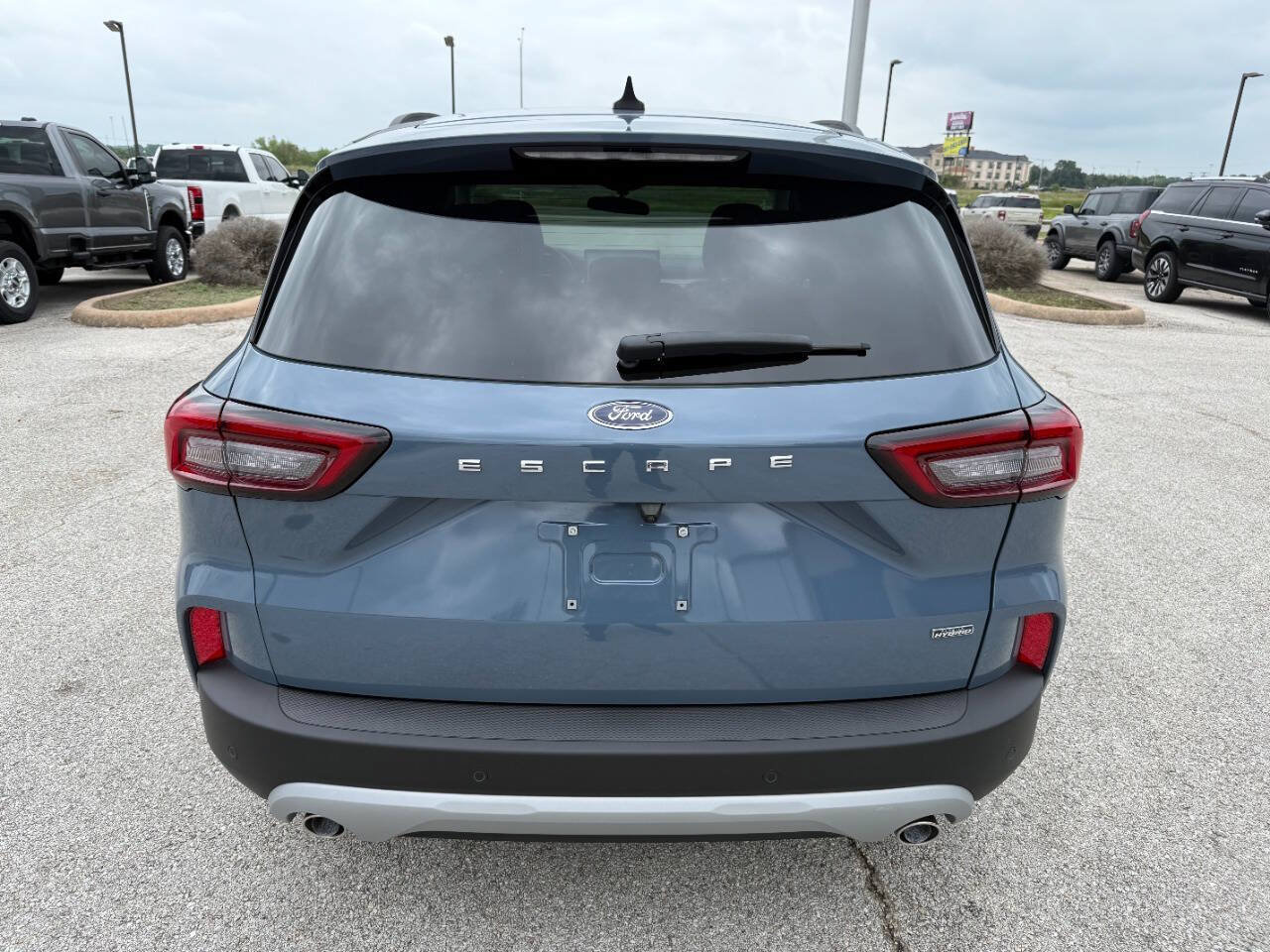 Used 2025 Ford Escape SE FWD image 4
