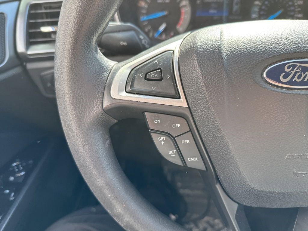 Used 2014 Ford Fusion SE FWD image 11