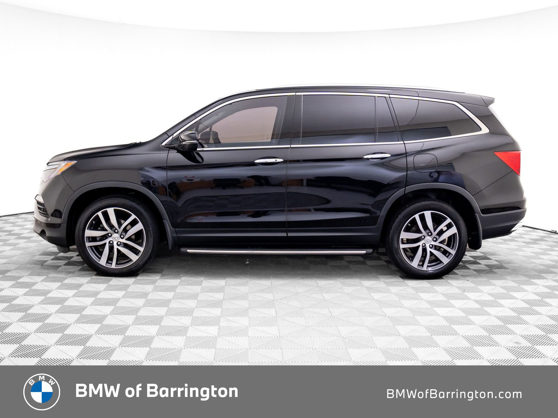 Used 2018 Honda Pilot Touring image 2