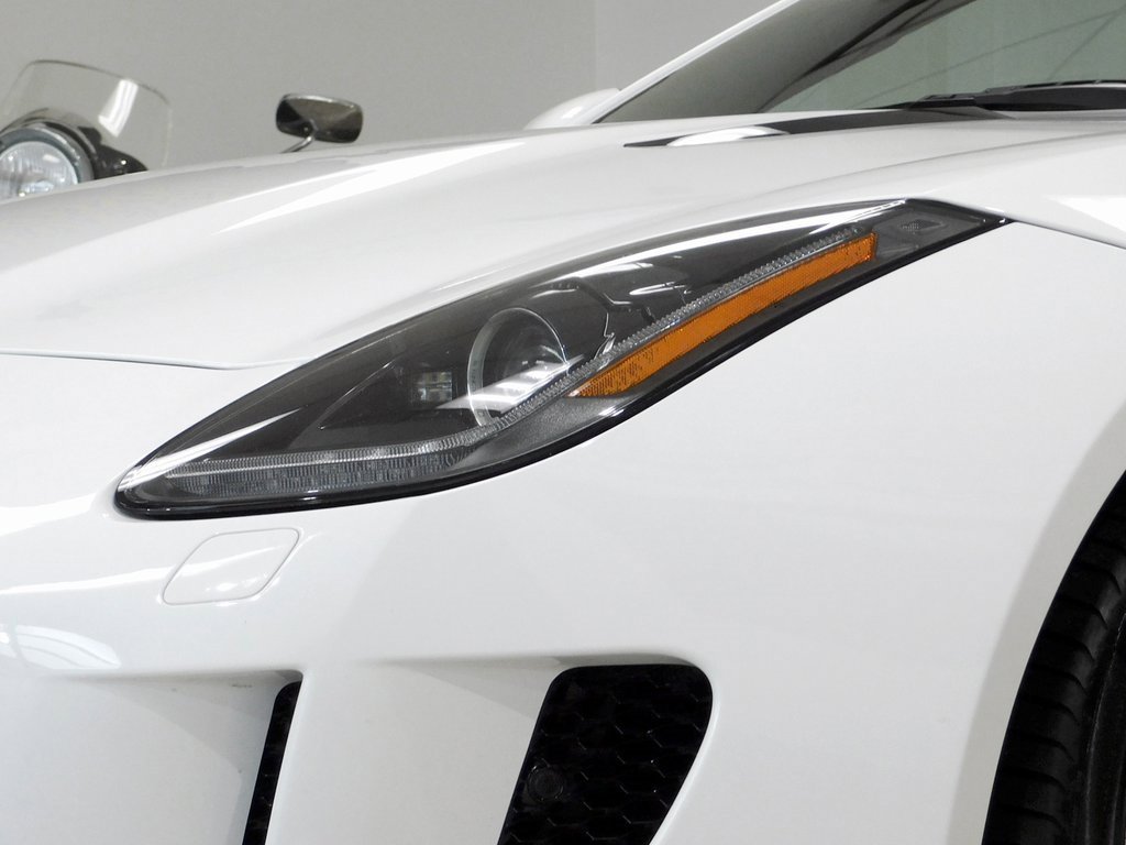 Used 2015 Jaguar F-TYPE R image 23