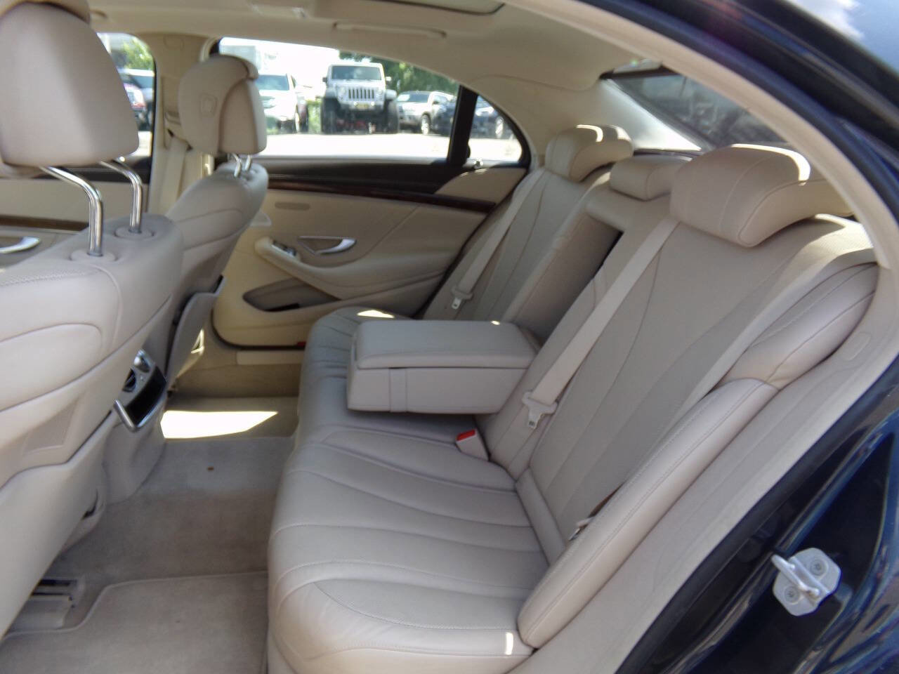 Used 2015 Mercedes-Benz S 550 4MATIC Sedan image 13