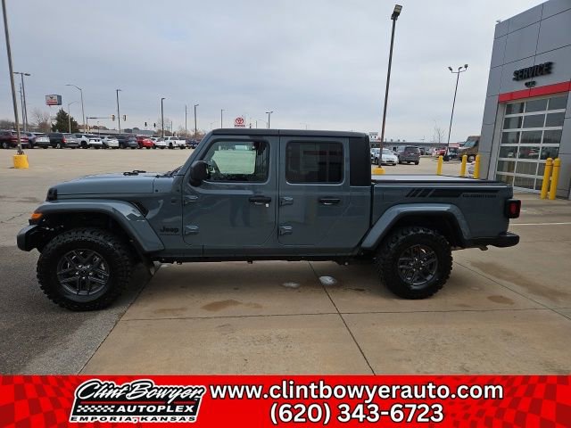Used 2024 Jeep Gladiator Sport image 4