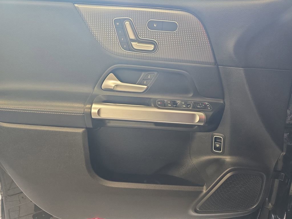 Certified 2021 Mercedes-Benz GLB 250 4MATIC image 28