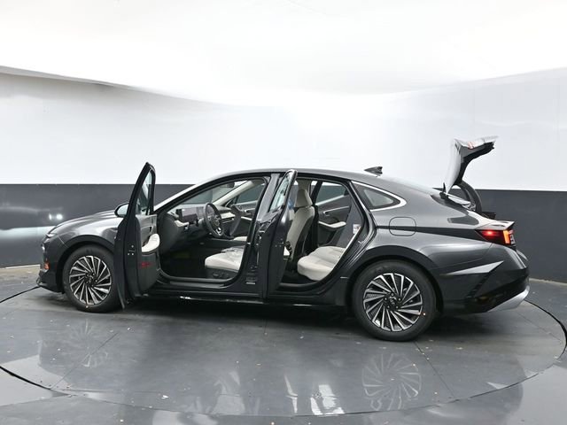 Used 2025 Hyundai Sonata SEL FWD image 42